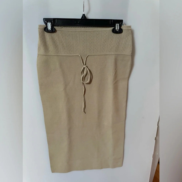 Mistress Rocks Pointelle Stitch Maxi Sweater Skirt Size Medium (sold out online) - Picture 4 of 6